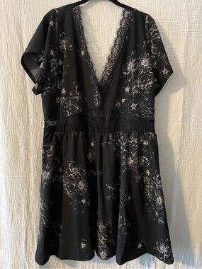torrid Black Floral Lace-Trim V-Neck Mini Dress